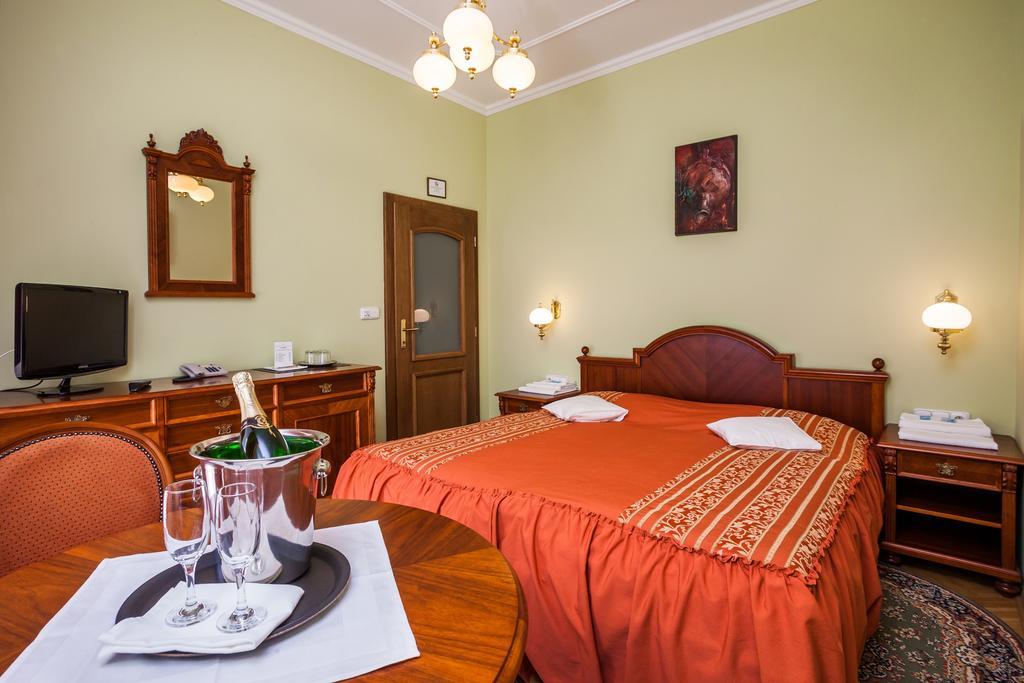 Hotel Jelinkova Vila Вельке-Мезіржічі Номер фото