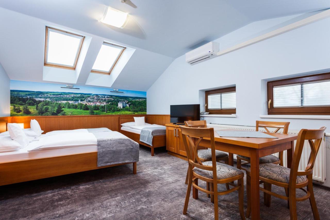 Hotel Jelinkova Vila Вельке-Мезіржічі Екстер'єр фото